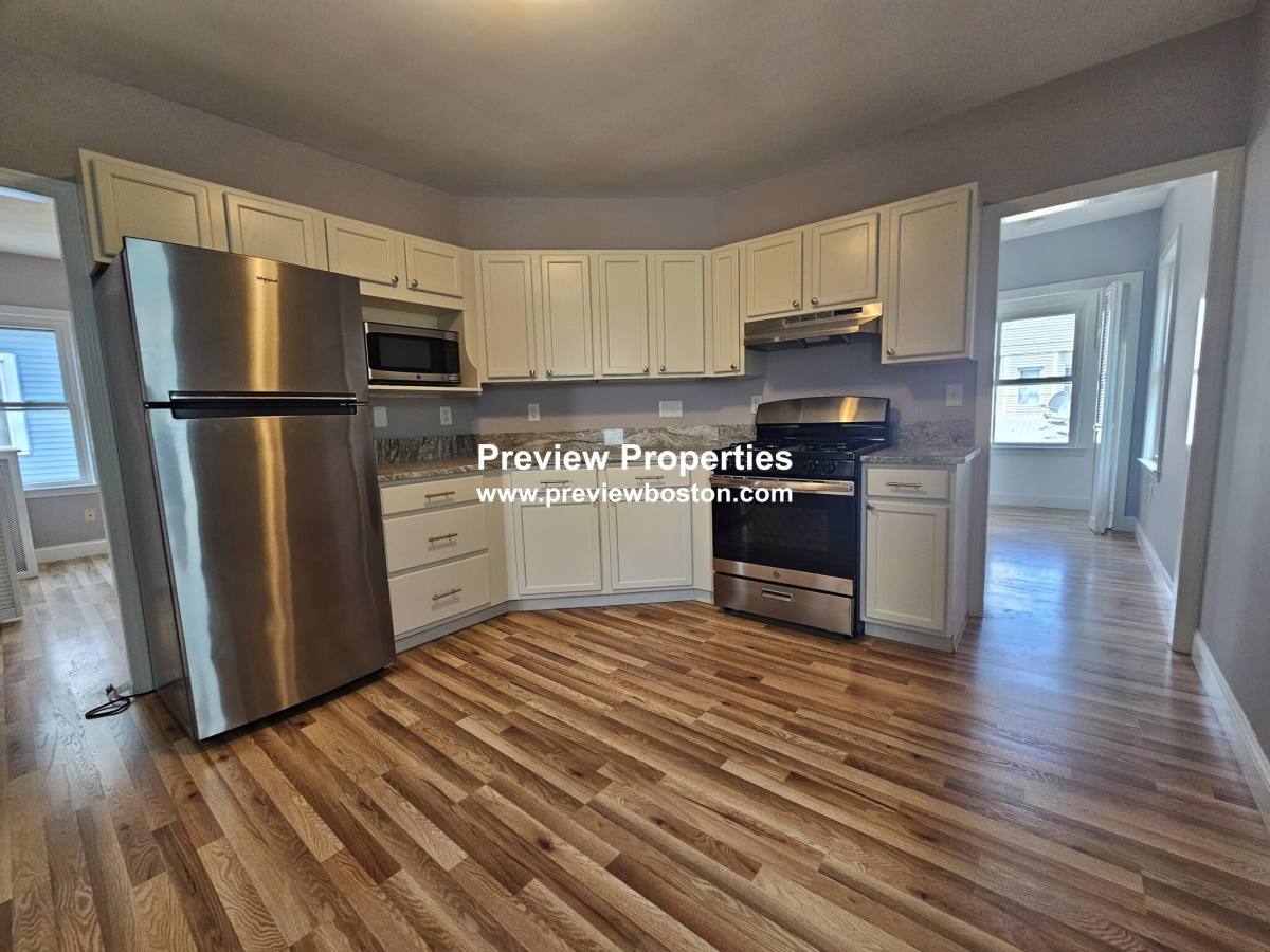 Apartment for rent at 33 Linden St, Everett, MA 02149