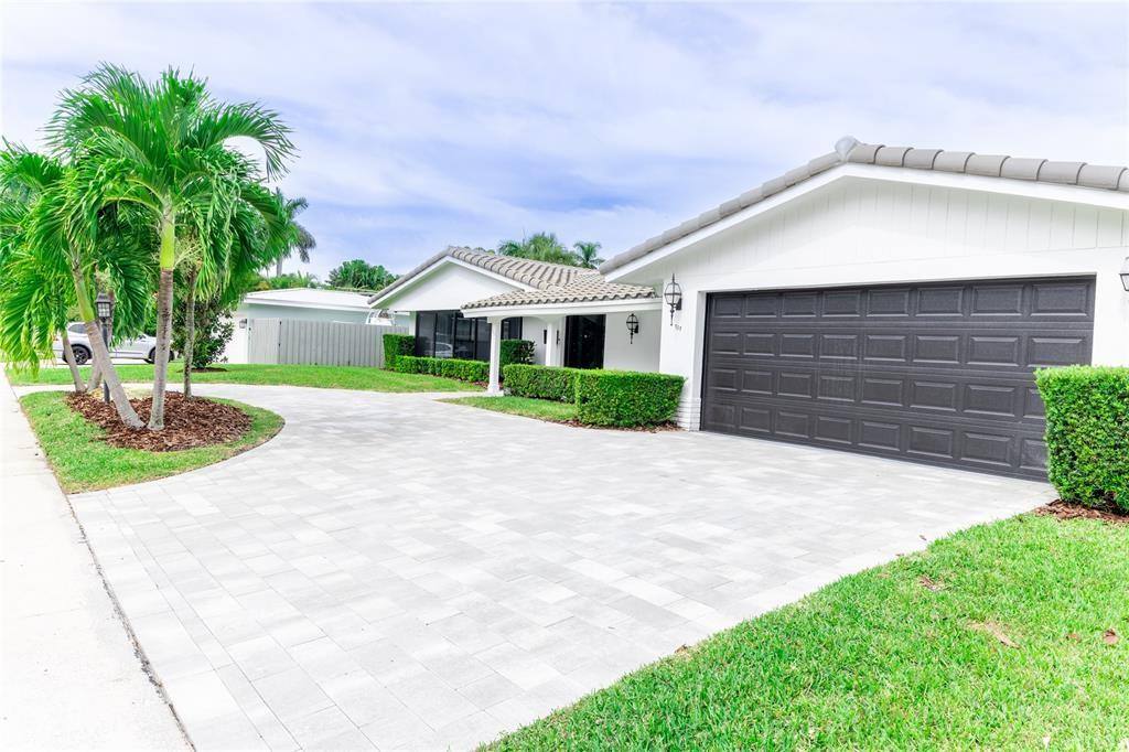 Apartment for rent at 737 SW 7th St, Boca Raton, FL 33486