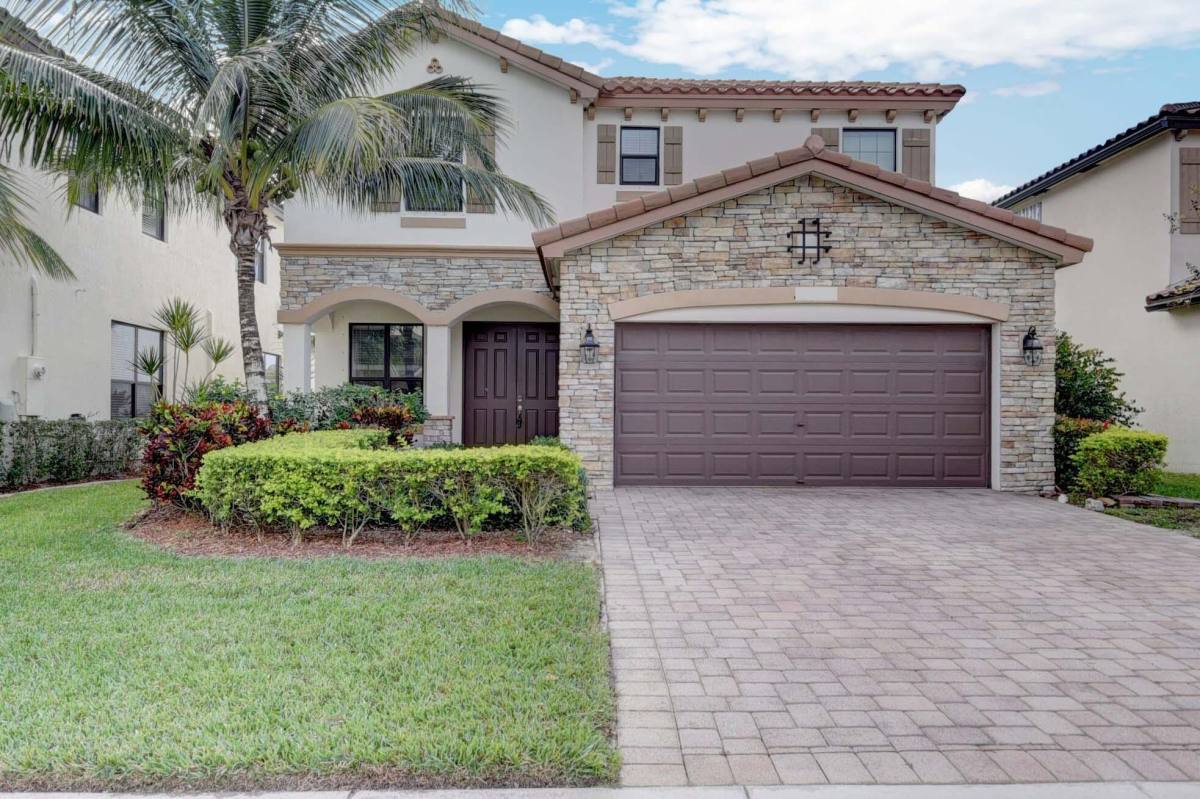 House for rent at 8834 Willow Cove Lane, Lake Worth, FL 33467