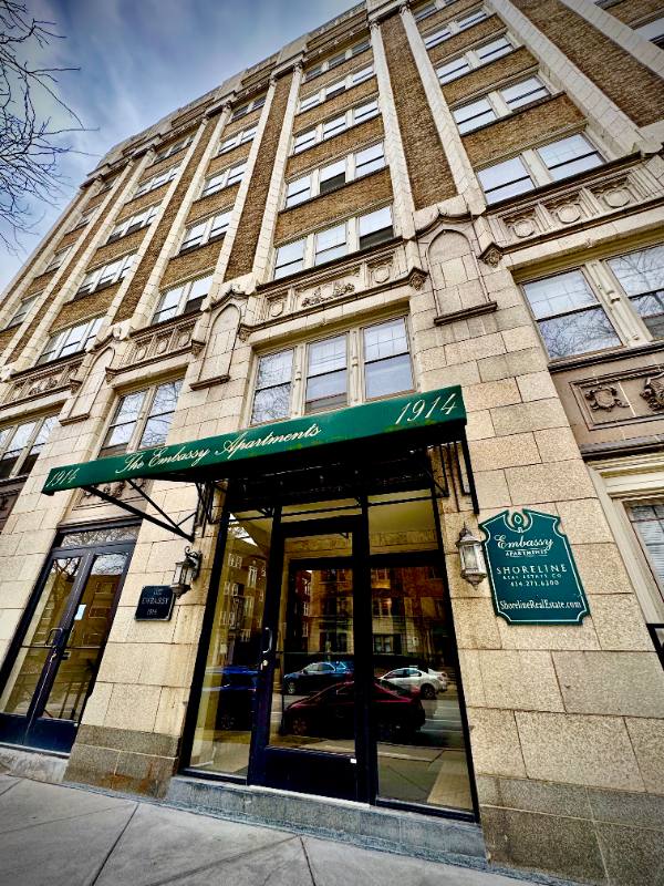 Apartment for rent at 1914 N Prospect Ave, Milwaukee, WI 53202