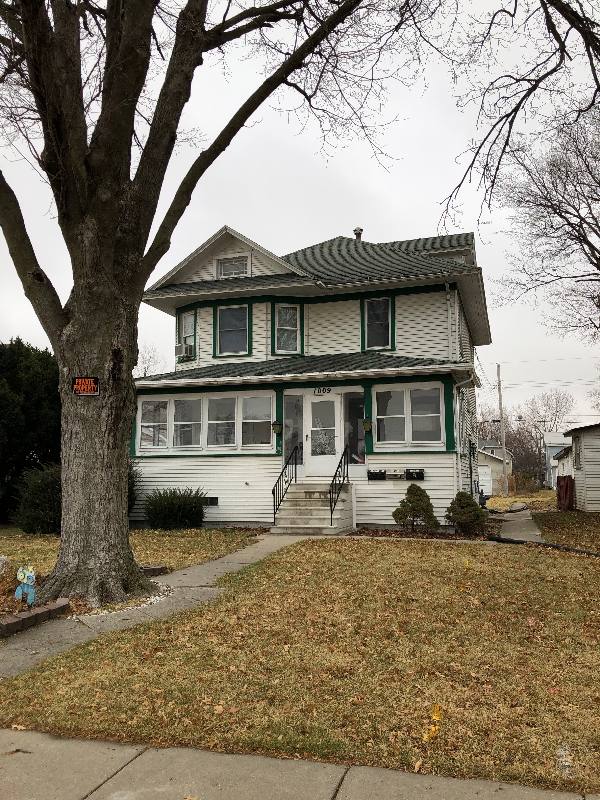 Apartment for rent at 1009 Spring St #1, Grinnell, IA 50112