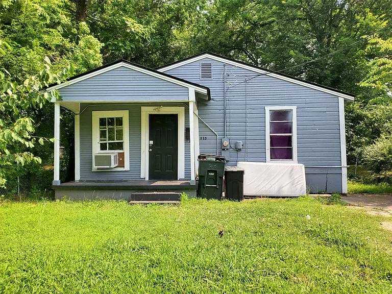 House for rent at 215 W 84th St, Shreveport, LA 71106