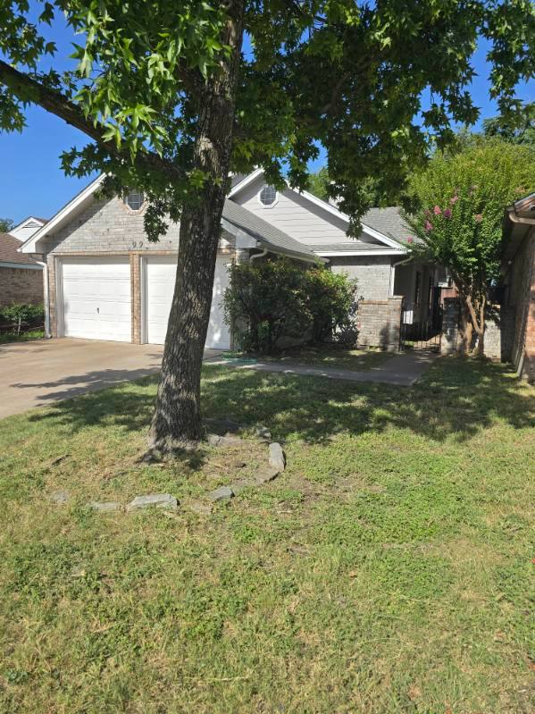 House for rent at 919 Gable Ave, Duncanville, TX 75137