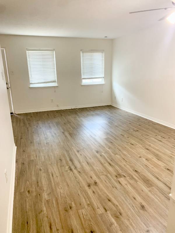 Townhouse for rent at 4023 Division St, Metairie, LA 70002