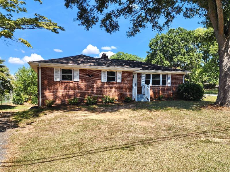 House for rent at 226 Brookdale Ave, Greenville, SC 29607