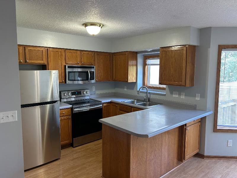 Townhouse for rent at 309 N Cherokee Dr, Polk City, IA 50226