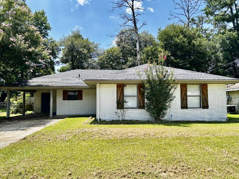 House for rent at 1804 Byron Dr, Deridder, LA 70634