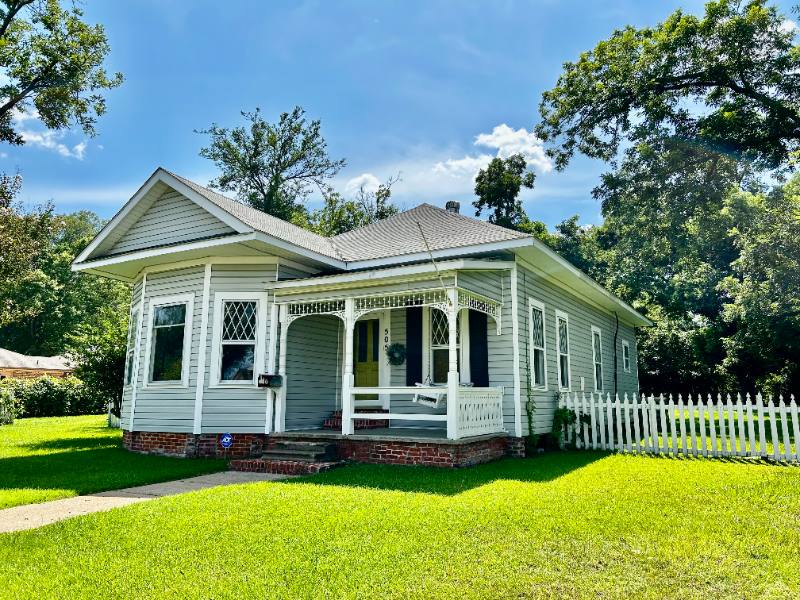 House for rent at 505 Bon Ami St, Deridder, LA 70634