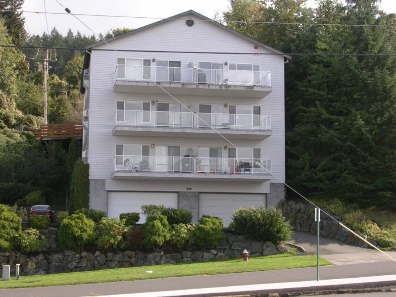 Apartment for rent at 628 N State St #4, Bellingham, WA 98225