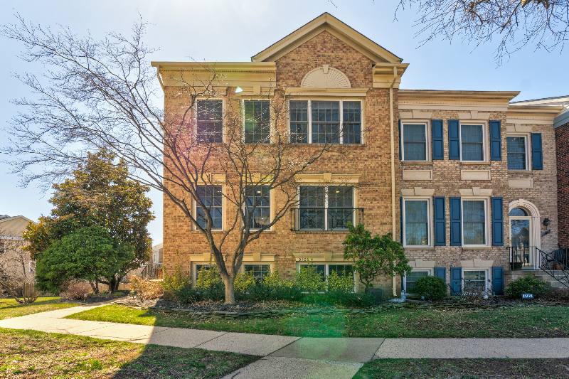 5101 Woodfield Dr, Centreville, VA 20120