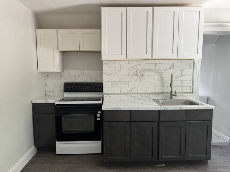 Apartment for rent at 917 S 17th St, Newark, NJ 07108