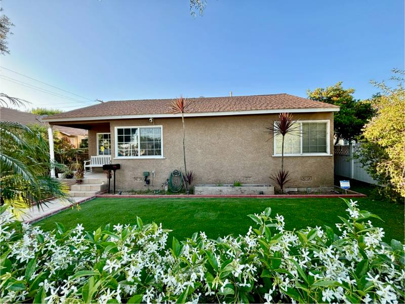 House for rent at 905 E 70th St, Long Beach, CA 90805