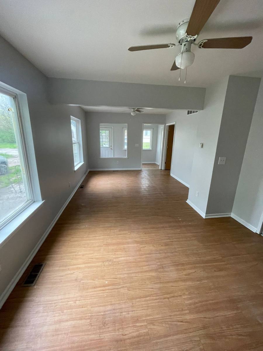 House for rent at 1082 W Juliah Ave, Flint, MI 48505