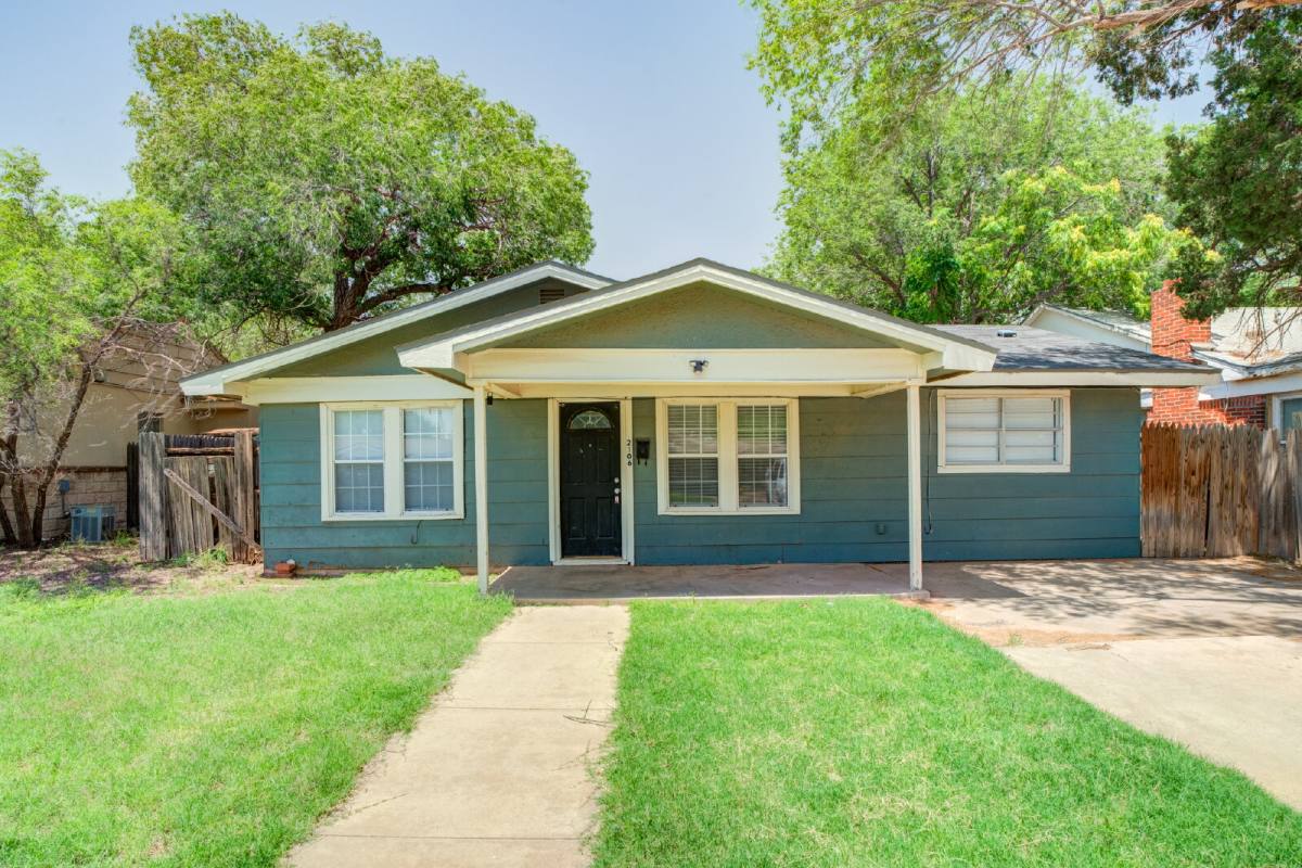 House for rent at 2106 26th St, Lubbock, TX 79411