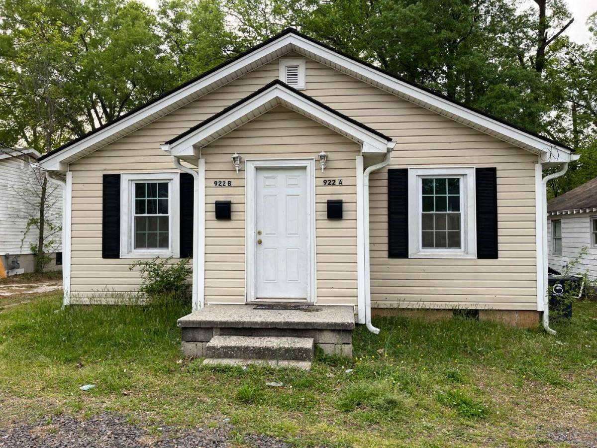 Townhouse for rent at 922-A Hackett St, Greensboro, NC 27401