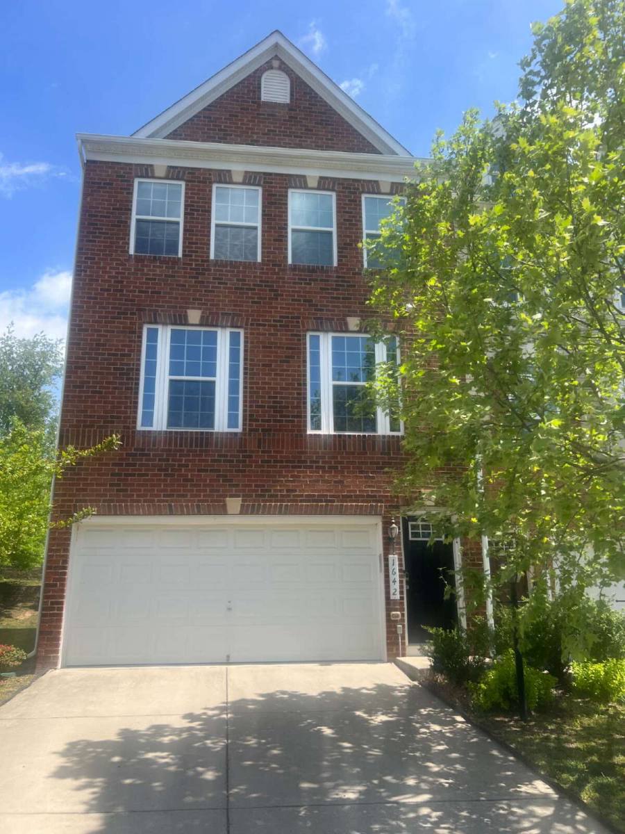 1642 Dorothy Lane, Woodbridge, VA 22191