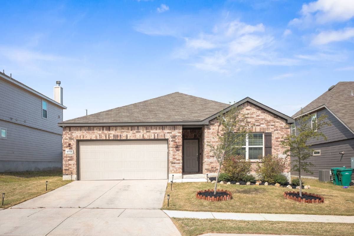 House for rent at 6911 Stout Way, Converse, TX 78109