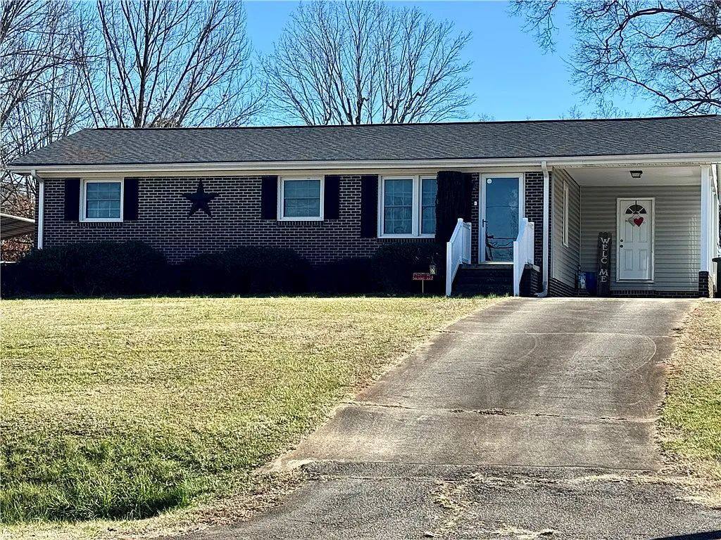 House for rent at 512 Overbrook Dr, Seneca, SC 29678