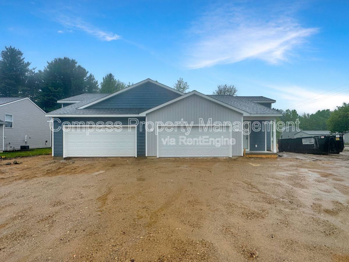 House for rent at 18785 174th Ave, Spring Lake, MI 49456