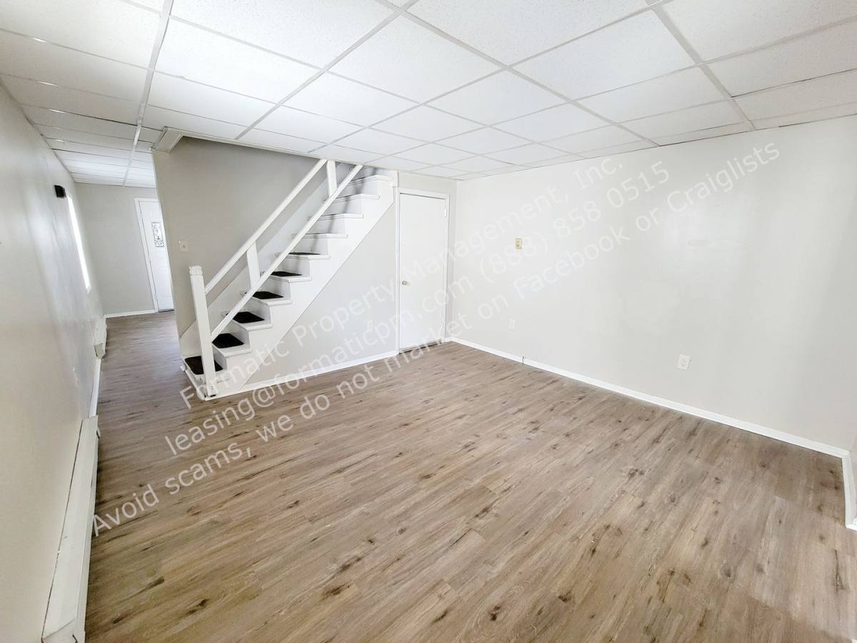 Townhouse for rent at 10 Pugh St, Kingston, PA 18704