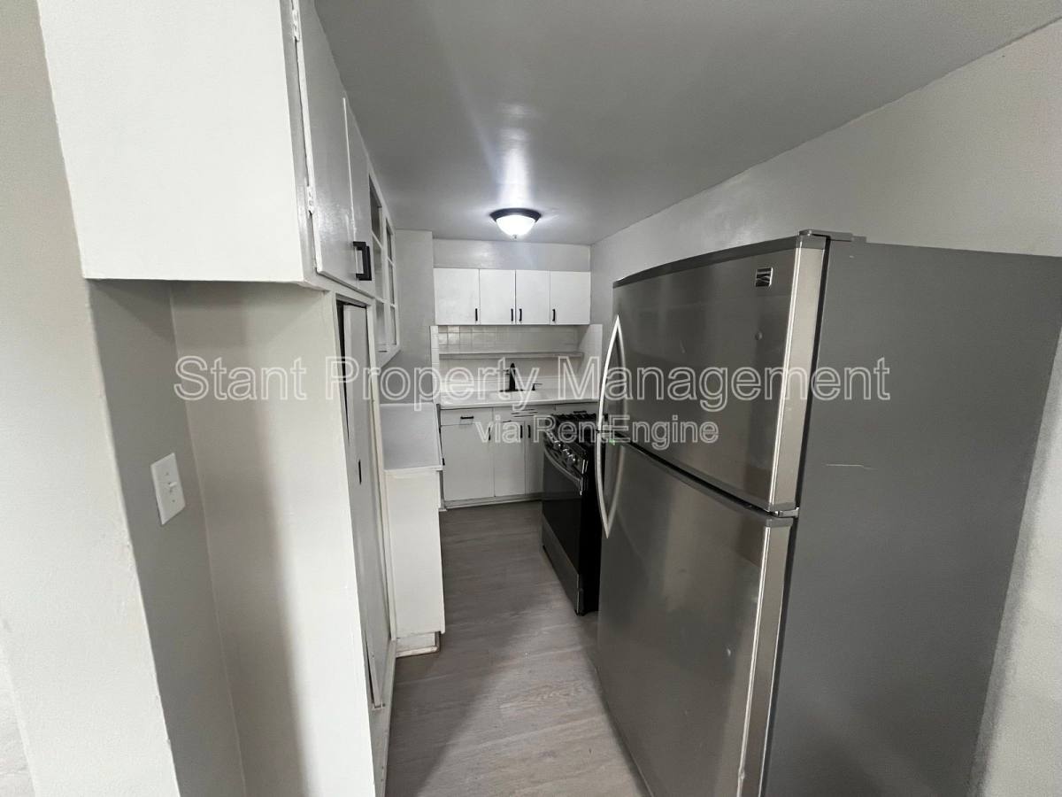 Apartment for rent at 18 W Park St #1, Westerville, OH 43081