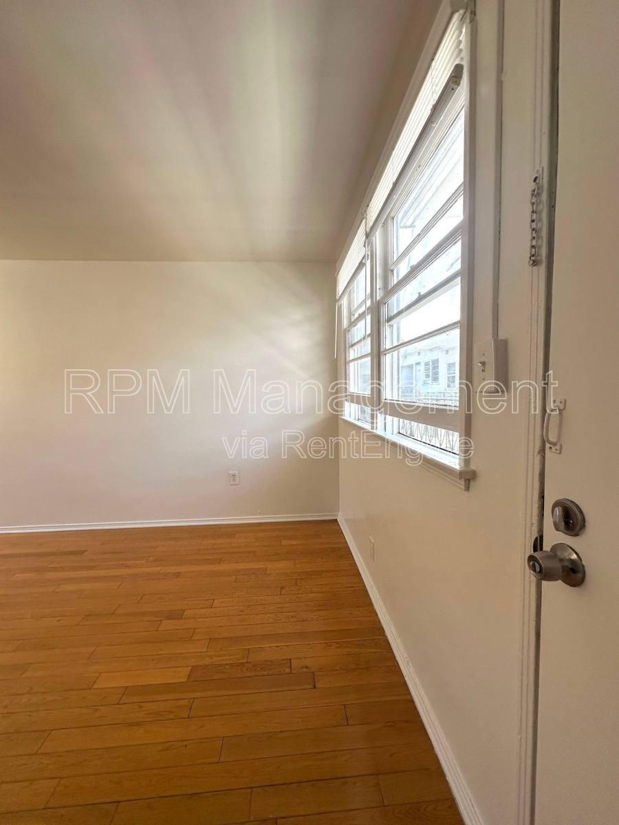 1737 N Sycamore Ave #216, Los Angeles, CA 90028