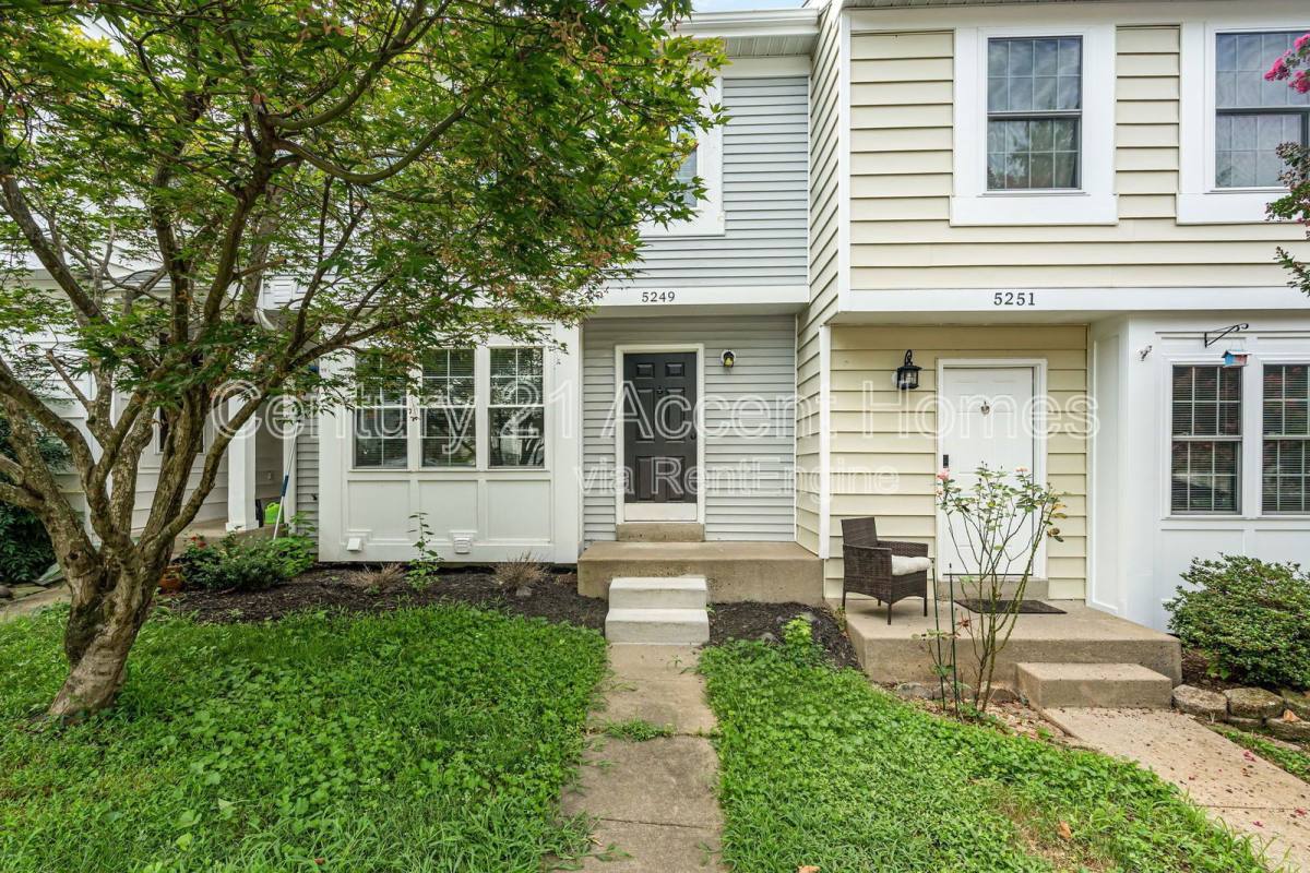 Townhouse for rent at 5249 Spring Branch Blvd, Dumfries, VA 22025