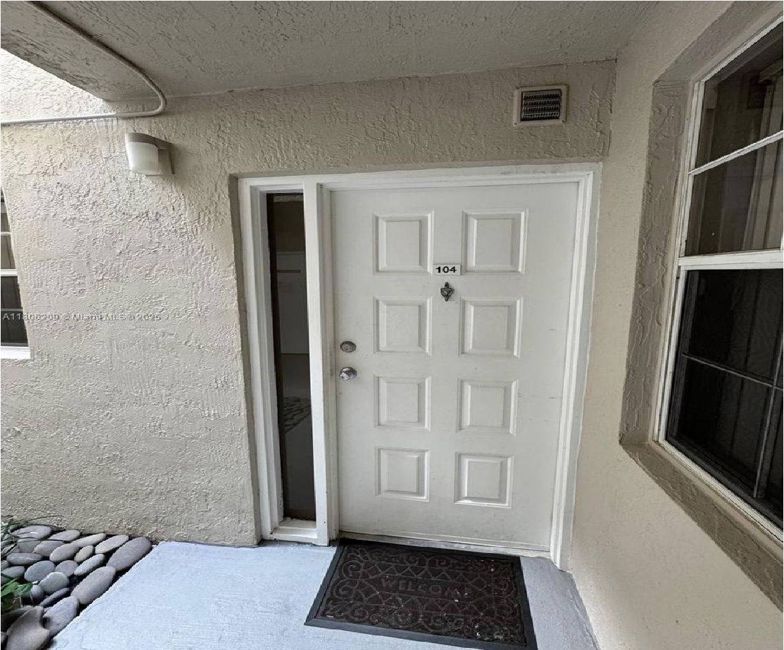 Condo for rent at 2861 N Oakland Forest Dr, Fort Lauderdale, FL 33309