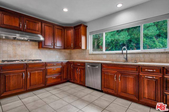 House for rent at 2925 Dona Susana Dr, Studio City, CA 91604