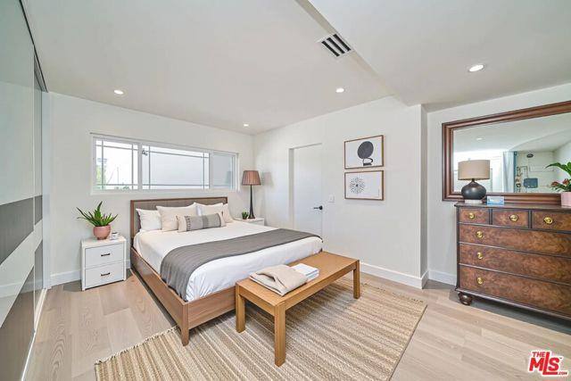 House for rent at 1641 Tower Grove Dr, Beverly Hills, CA 90210
