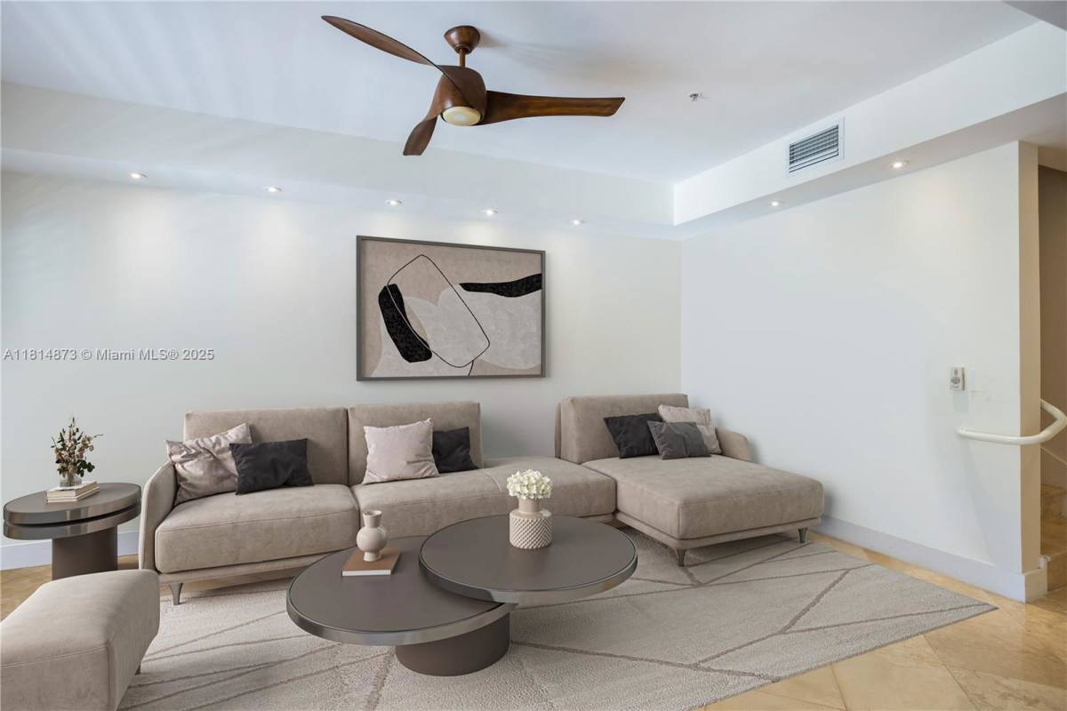 Townhouse for rent at 1415 Sunset Harbour Dr, Miami Beach, FL 33139