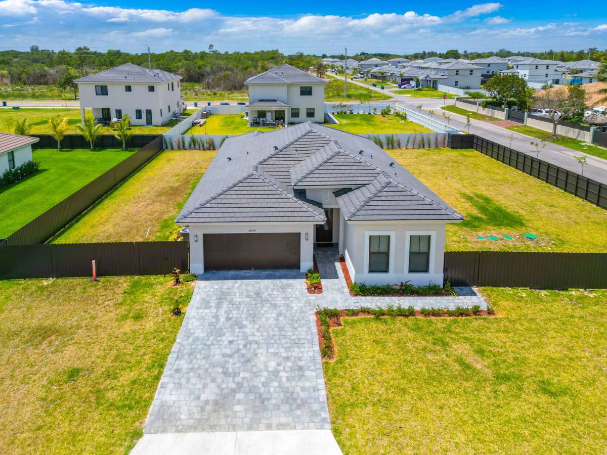 House for rent at 32206 SW 196th Ave, Homestead, FL 33030