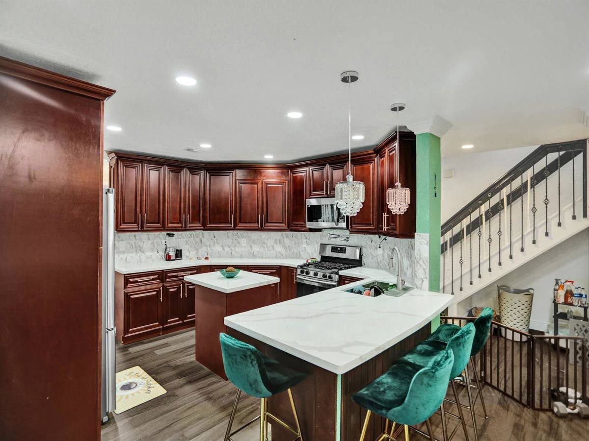 House for rent at 613 NW 135th Terrace, Fort Lauderdale, FL 33325