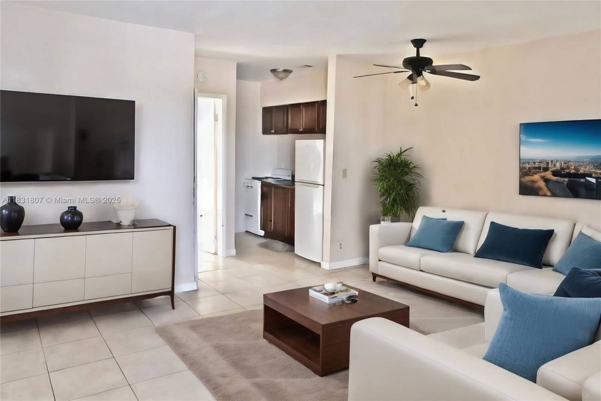 Apartment for rent at 417 NW 2nd Ave #3, Hallandale, FL 33009