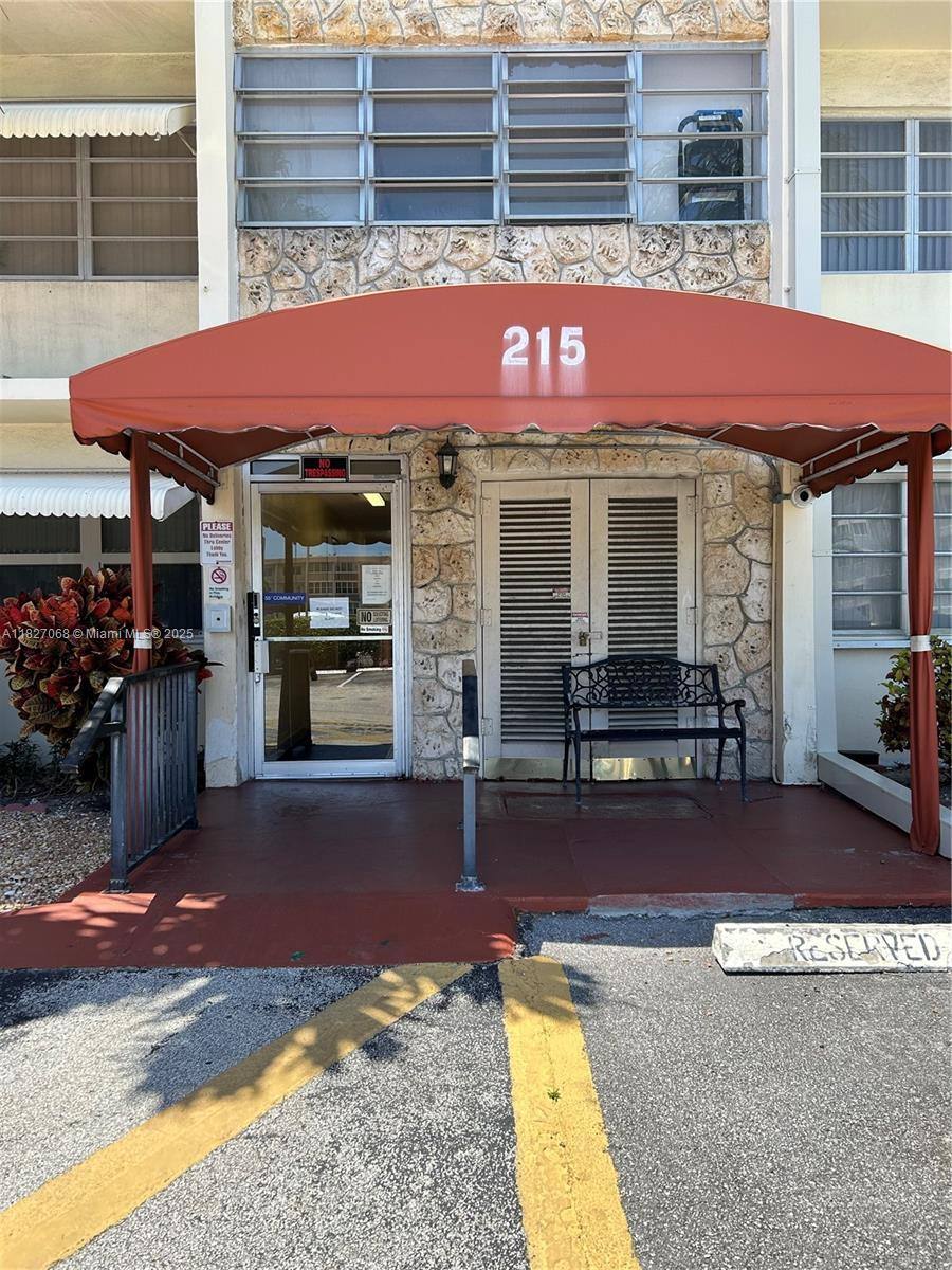 House for rent at 215 SE 3rd Ave #206C, Hallandale, FL 33009