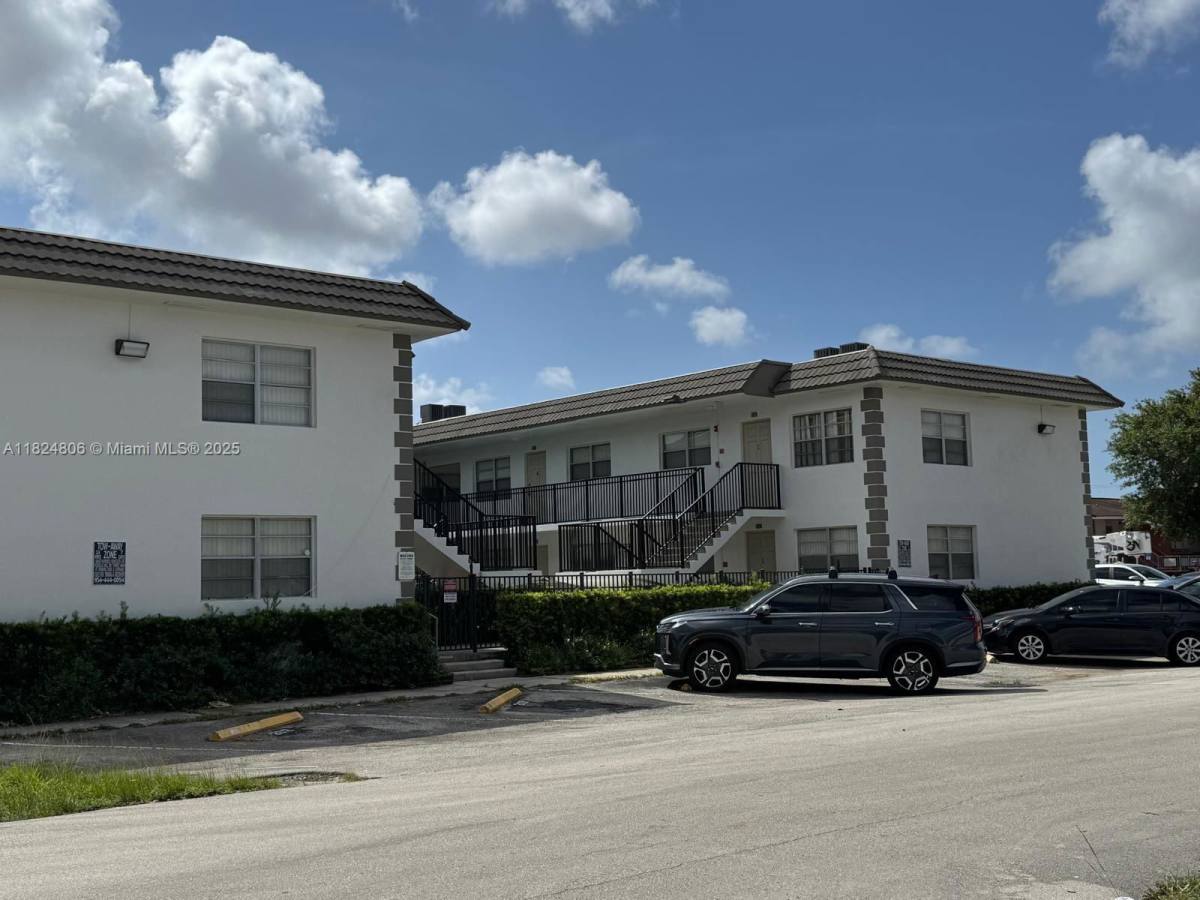 Apartment for rent at 4933 Hollywood Blvd #101, Hollywood, FL 33021