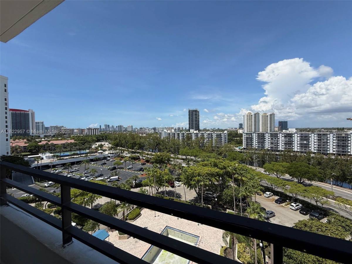 500 Three Islands Blvd #715, Hallandale, FL 33009