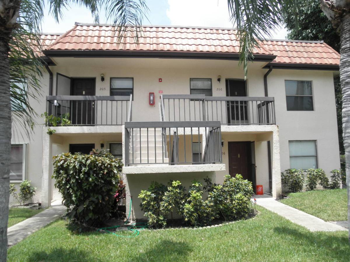 Apartment for rent at 7101 Golf Colony Court #206, Lake Worth, FL 33467