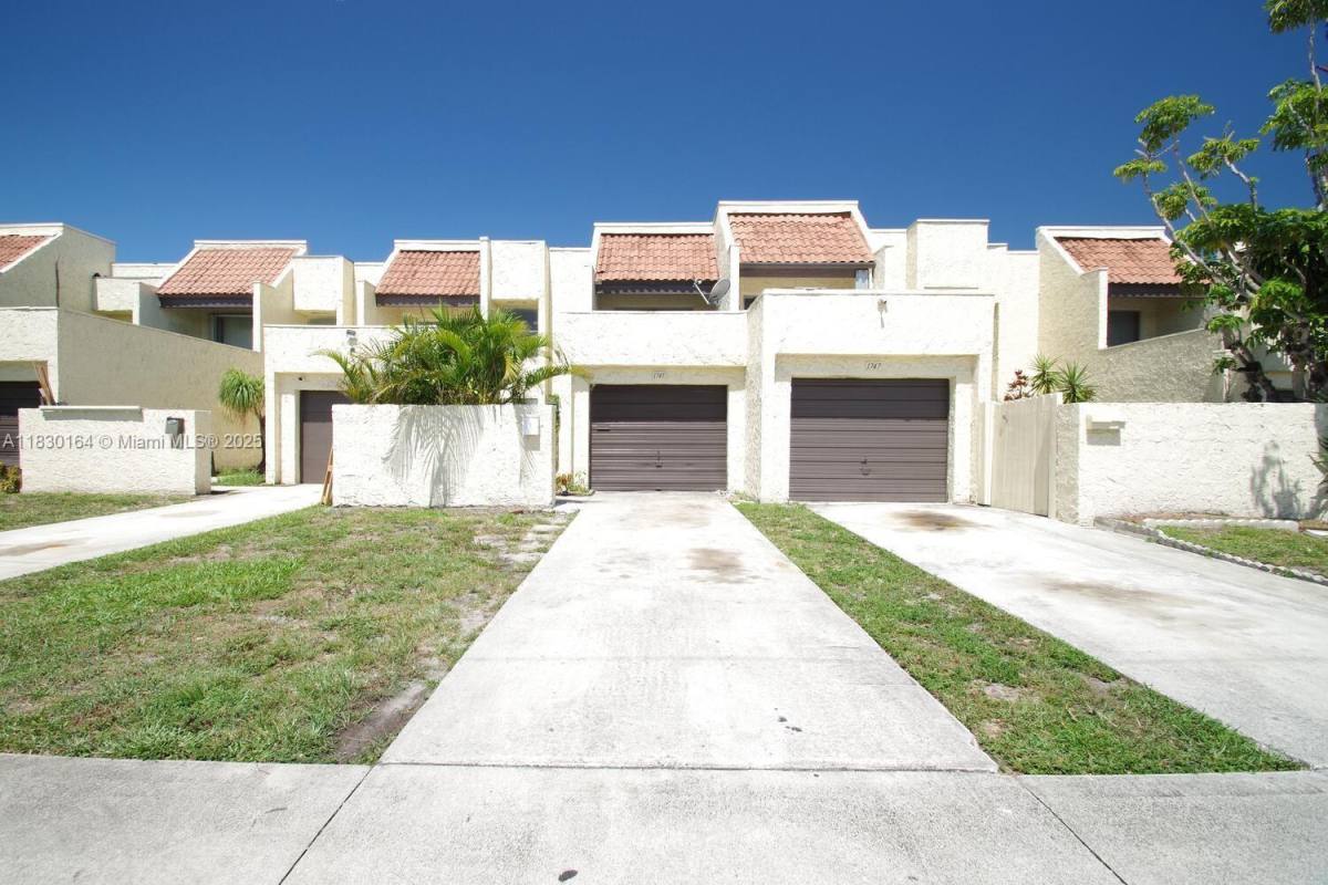 Townhouse for rent at 1733 NW 56th Ave #13, Fort Lauderdale, FL 33313