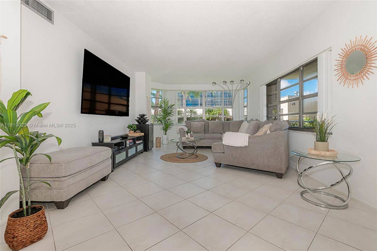 Apartment for rent at 1965 S Ocean Dr #MR, Hallandale, FL 33009