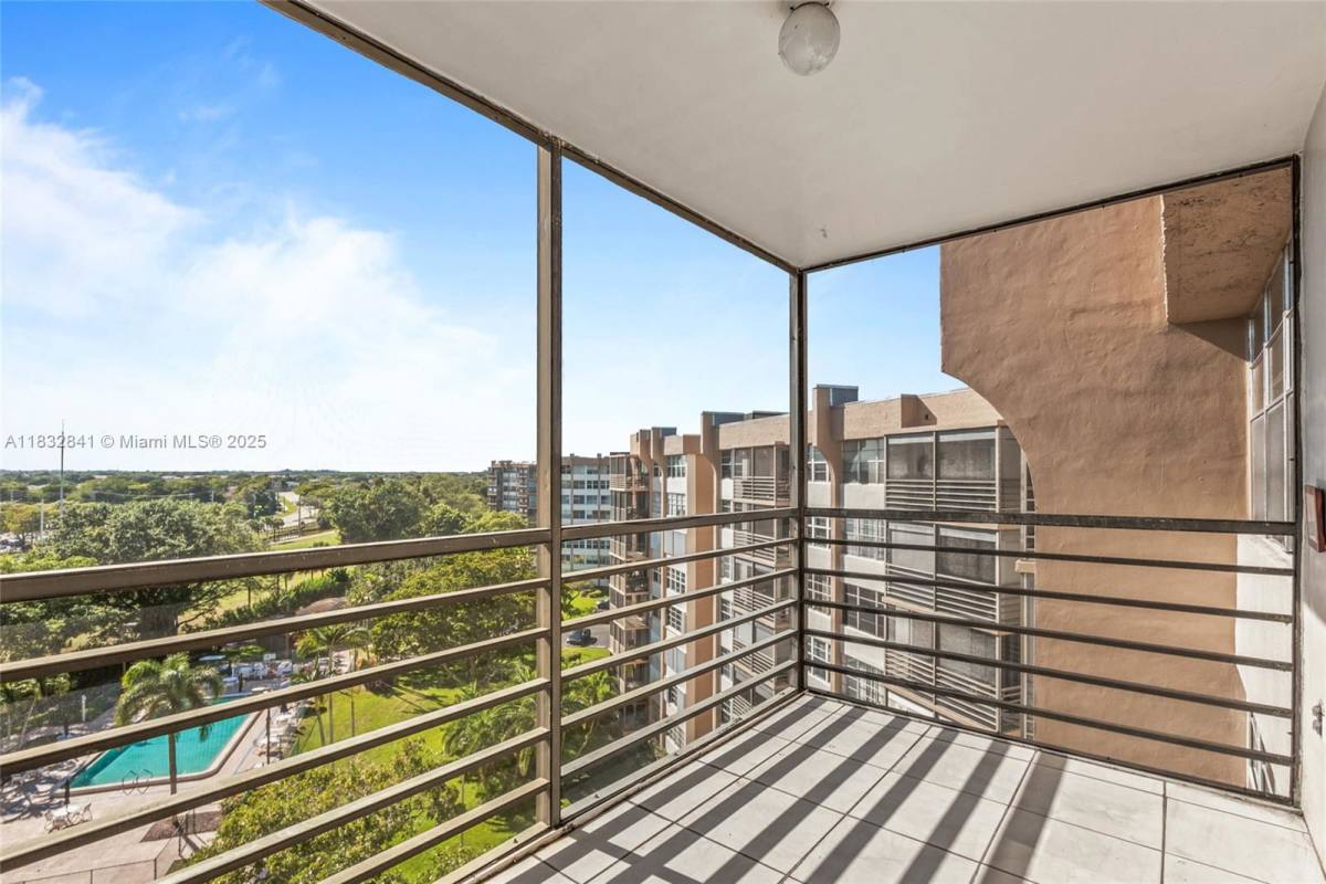 House for rent at 1200 Saint Charles Place #PH7, Hollywood, FL 33026