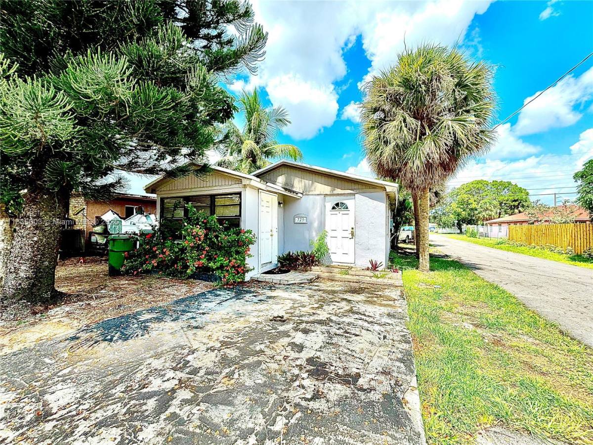 House for rent at 729 NW 19th Ave, Fort Lauderdale, FL 33311