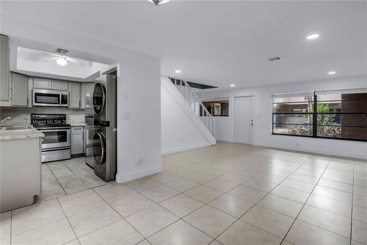 House for rent at 2530 Coral Springs Dr, Coral Springs, FL 33065