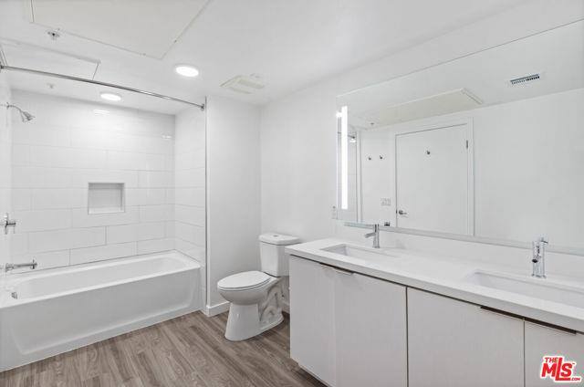 Apartment for rent at 5750 Hollywood Blvd #737, Los Angeles, CA 90028