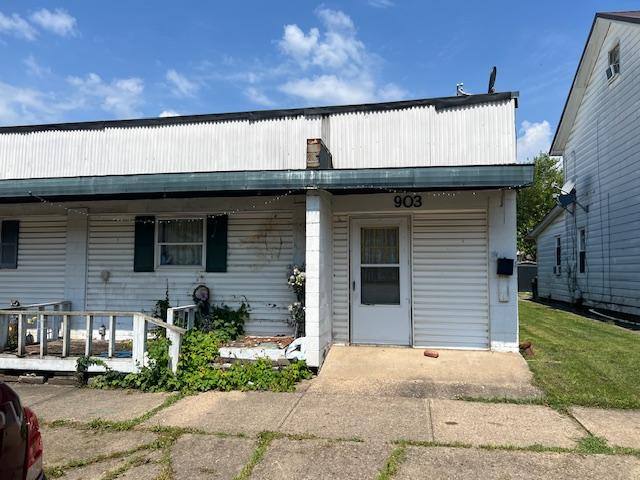 Apartment for rent at 903 6th Ave, Ford City, PA 16226