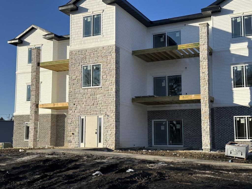 Apartment for rent at 605 E 1st St #104, Monticello, IA 52310