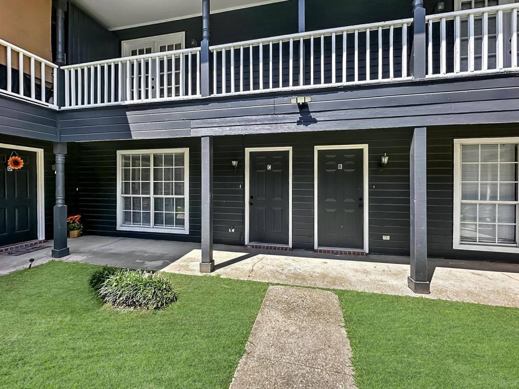 Apartment for rent at 16074 Manchester Ave #C, Baton Rouge, LA 70816