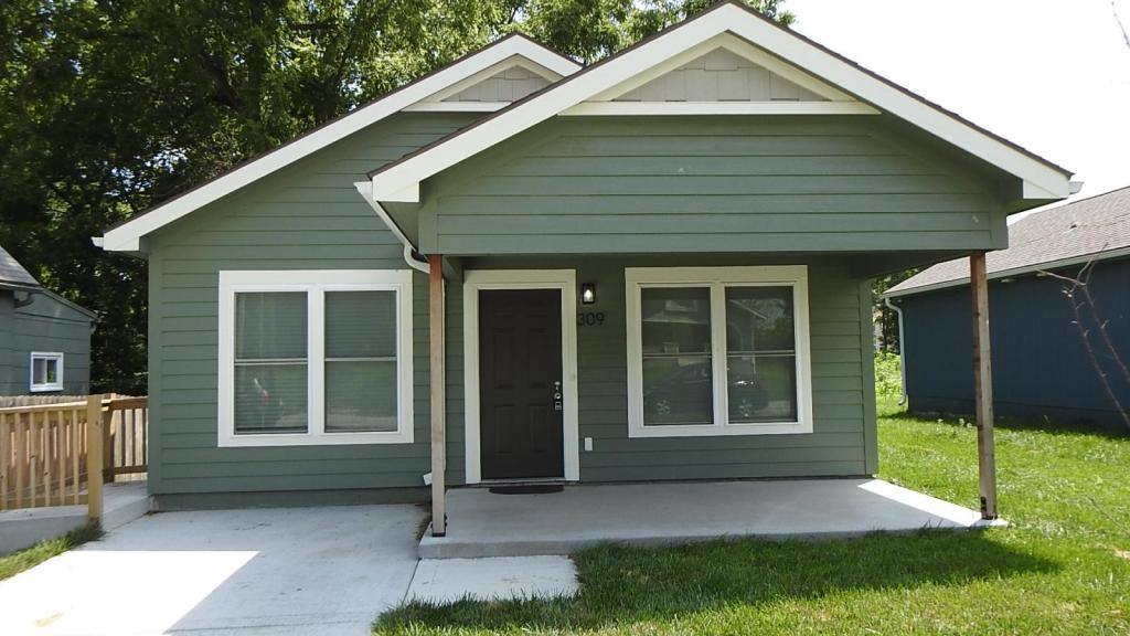 House for rent at 309 E Short Ave, Independence, MO 64050
