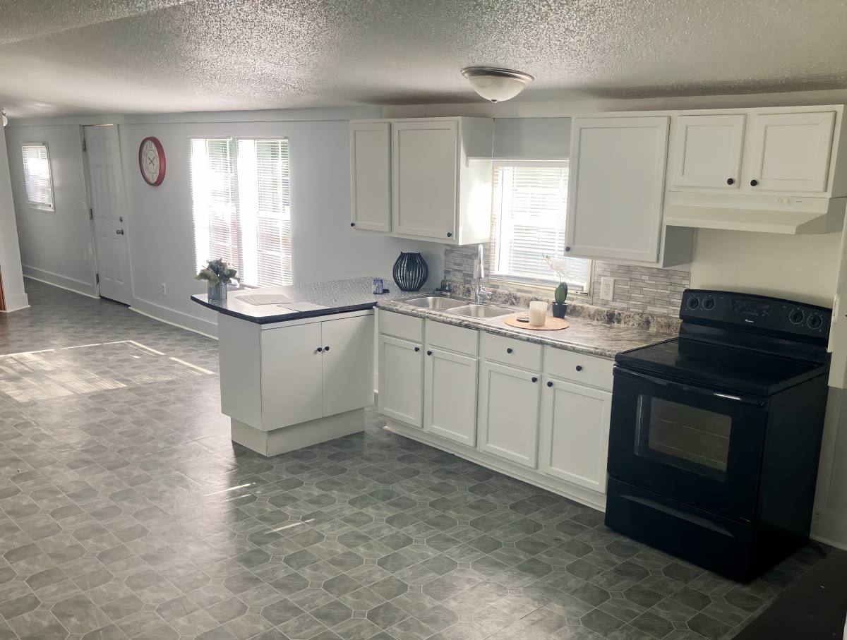 House for rent at 33 Village Court, Mediapolis, IA 52637