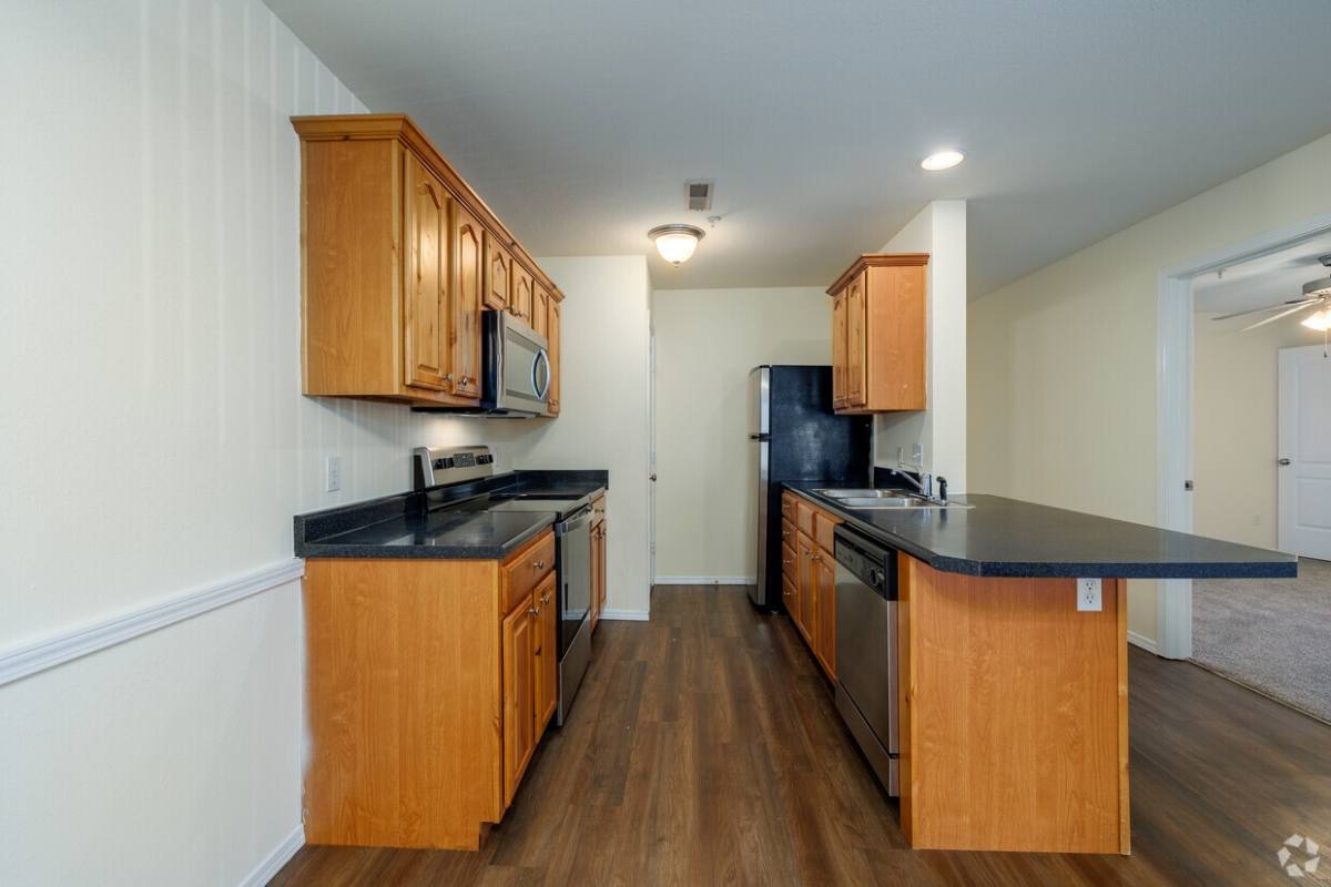 Apartment for rent at Cambridge Park, 2828 S Nettleton Ave, Springfield, MO 65807